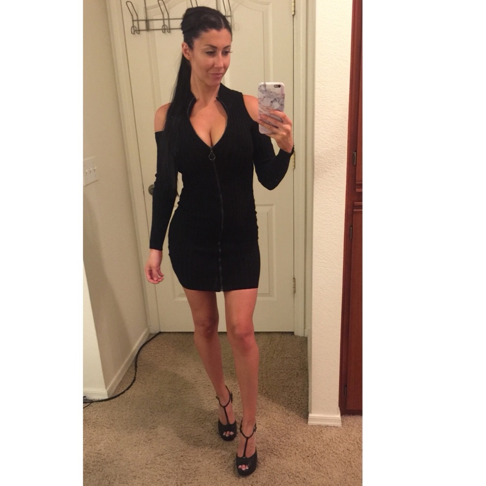 Ribbed Open Shoulder Zip Dress