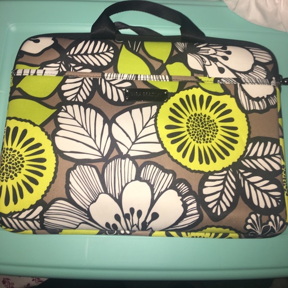 Vera Bradley 15" Laptop Sleeve - Picture 1 of 5