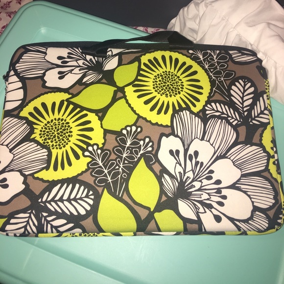 Vera Bradley 15" Laptop Sleeve - Picture 2 of 5