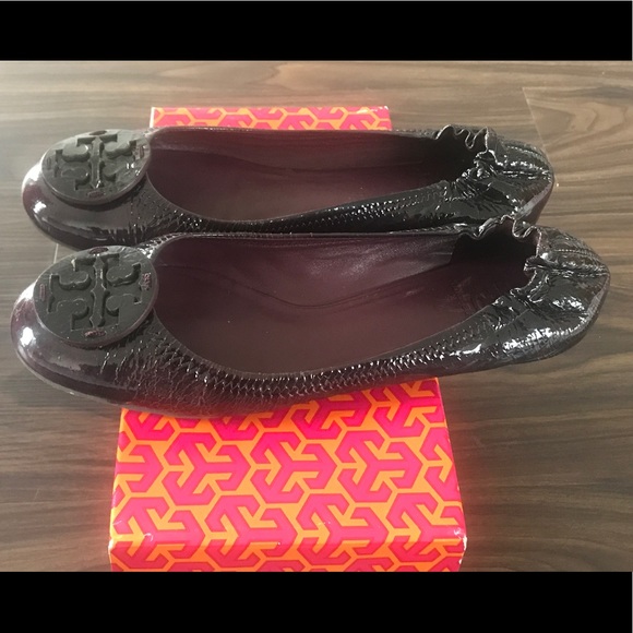 Tory Burch Patent Reva Ballet Flats - Picture 2 of 7