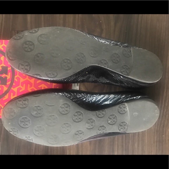 Tory Burch Patent Reva Ballet Flats - Picture 6 of 7