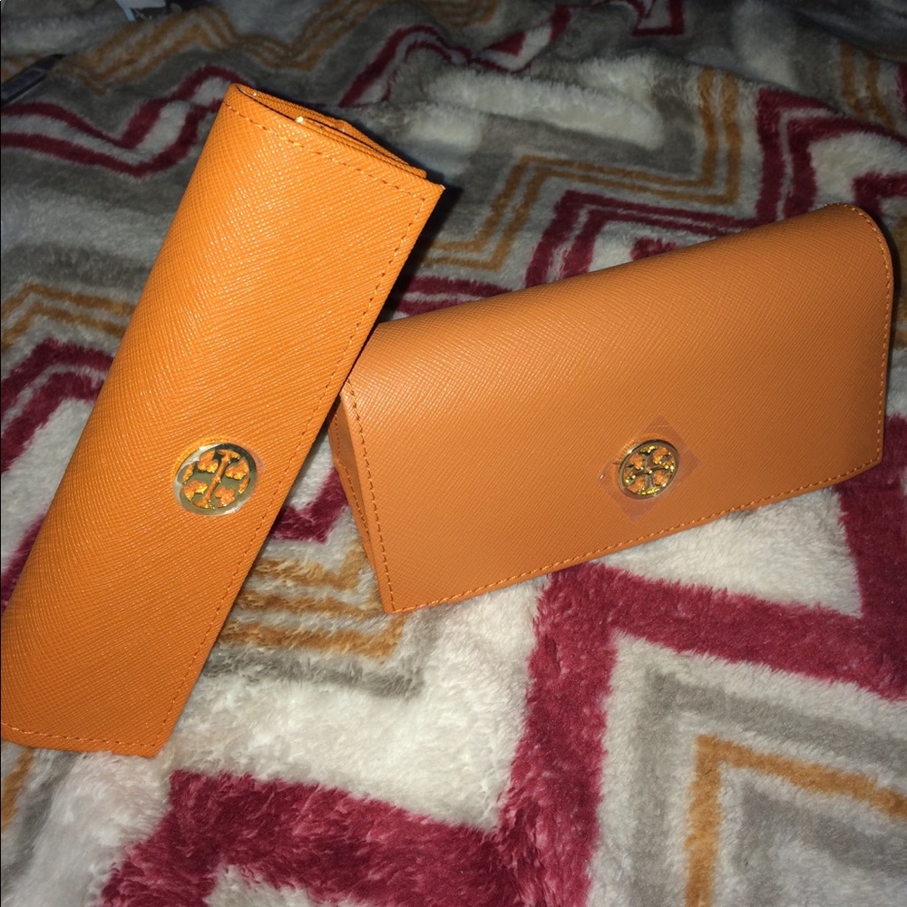 🔥TORY BURCH🔥 Authentic Orange Case(s) RESTOCK!