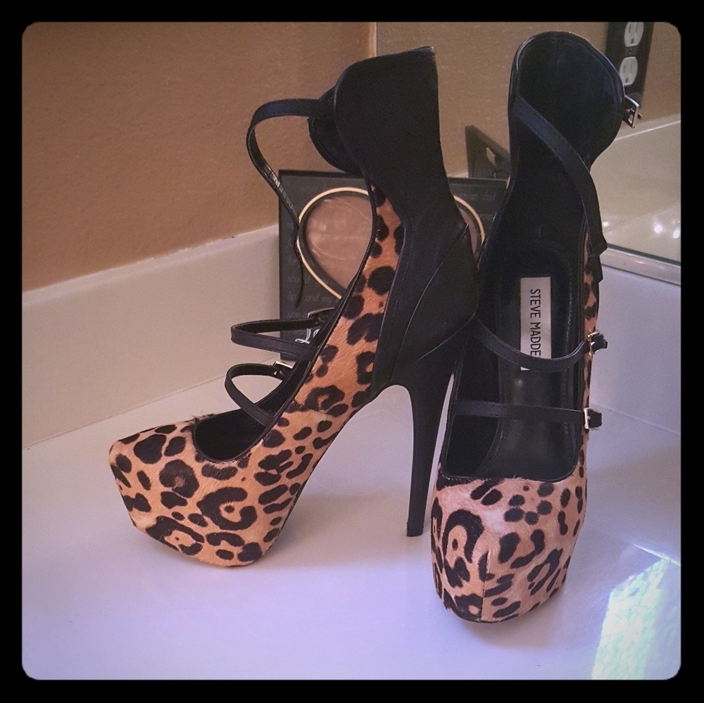Gorgeous Cheetah Heels