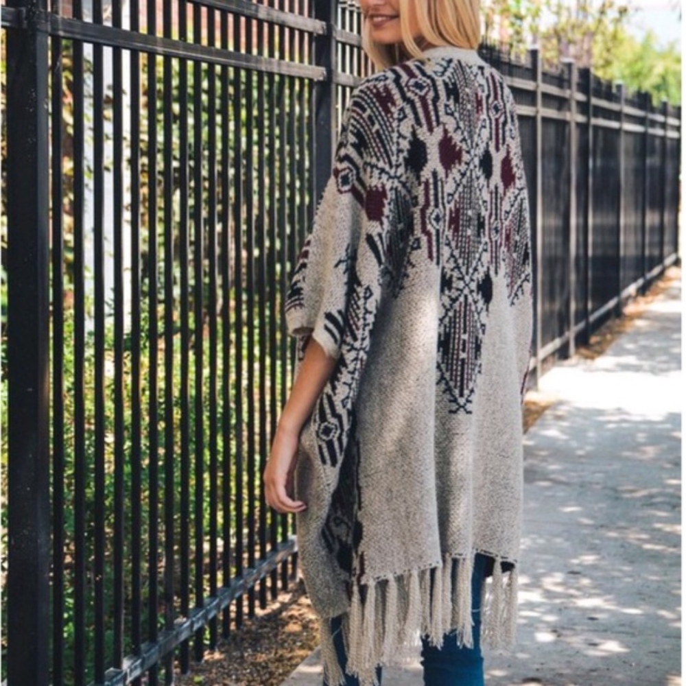LAST - SCHEANA print tassel poncho - BLACK - Picture 4 of 4