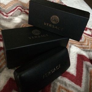 🔥VERSACE VERSACE🔥 Black Authentic Case(s)