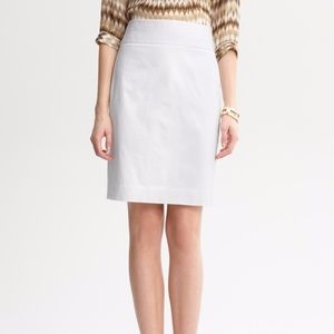 NWOT Banana Republic 0 Petite White Pencil Skirt