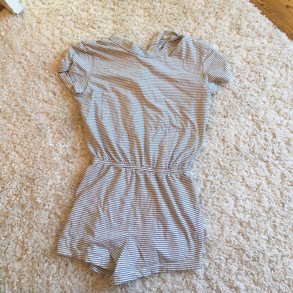 stripped romper - Picture 1 of 3