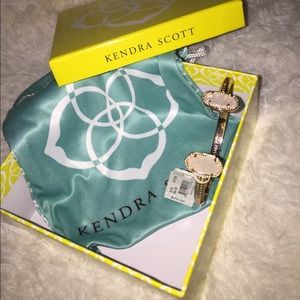 NEW WITH TAGS KENDRA SCOTT BRACELET.