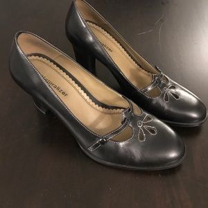 Naturalizer leather Mary Jane style heels