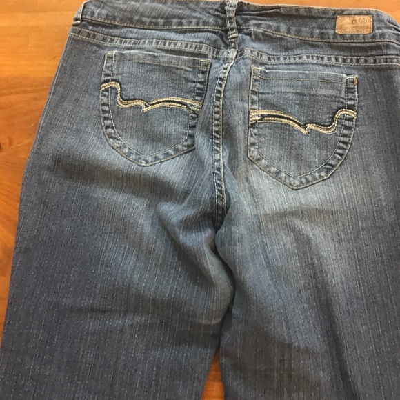 Reign Jean - Picture 4 of 6