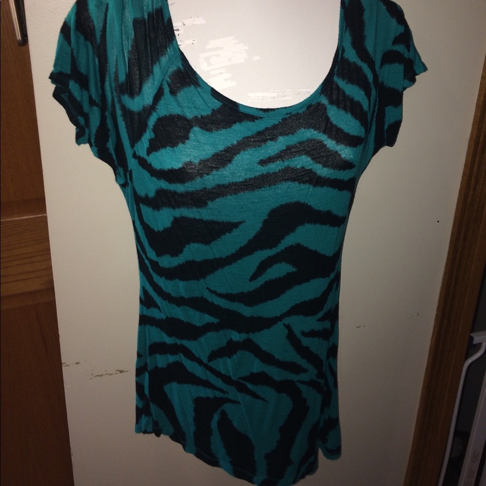 Oversize Length Zebra Top