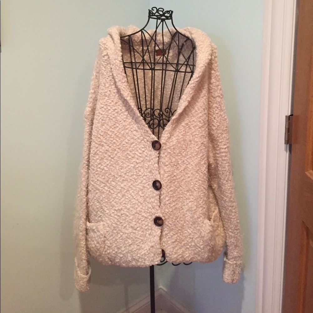 NWOT Slouchy knit oversized sweater with buttons