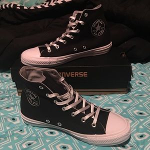 Black high top converse