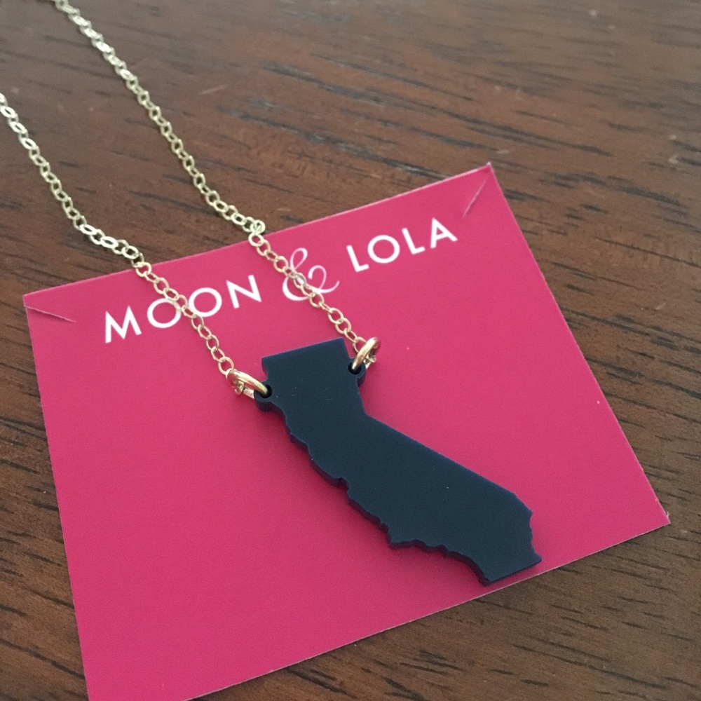 NWOT California necklace