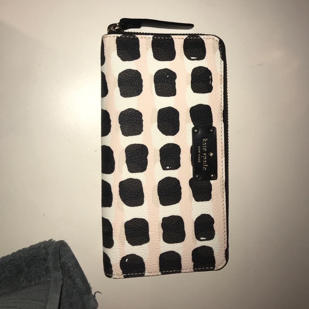 Kate Spade wallet, only came out on 4/15/17!