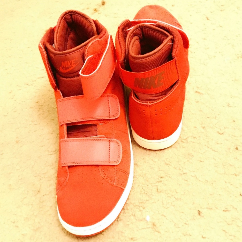NWOT NIKE RED SUEDE HIGH TOPS- MEN'S 10.5