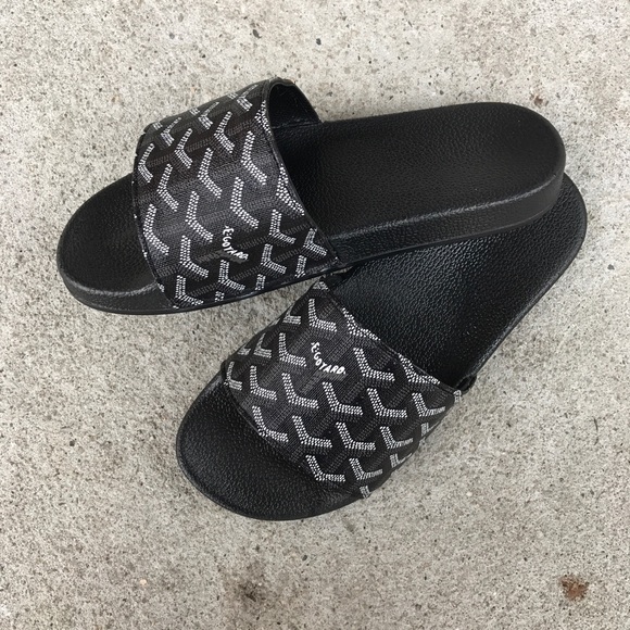 goyard slides