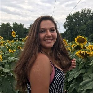 Meet your Posher, Alyson