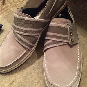 Tretorn Men's slip-on shoes size 9 in grey suede