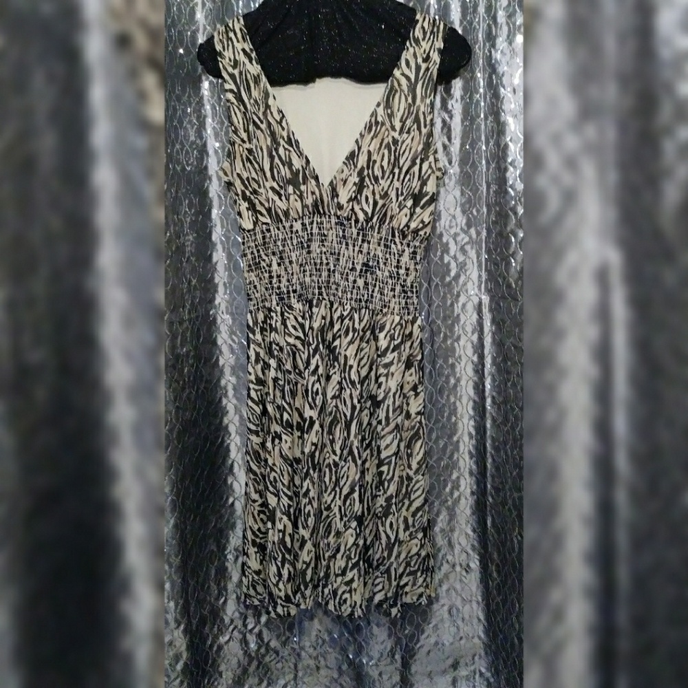 The Limited sleeveless stretchy neutral dress
