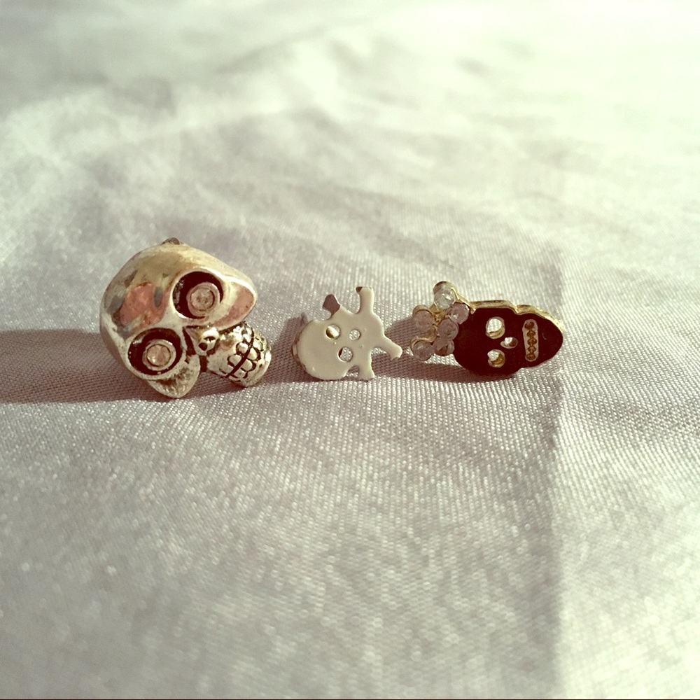 Skull Earring Set