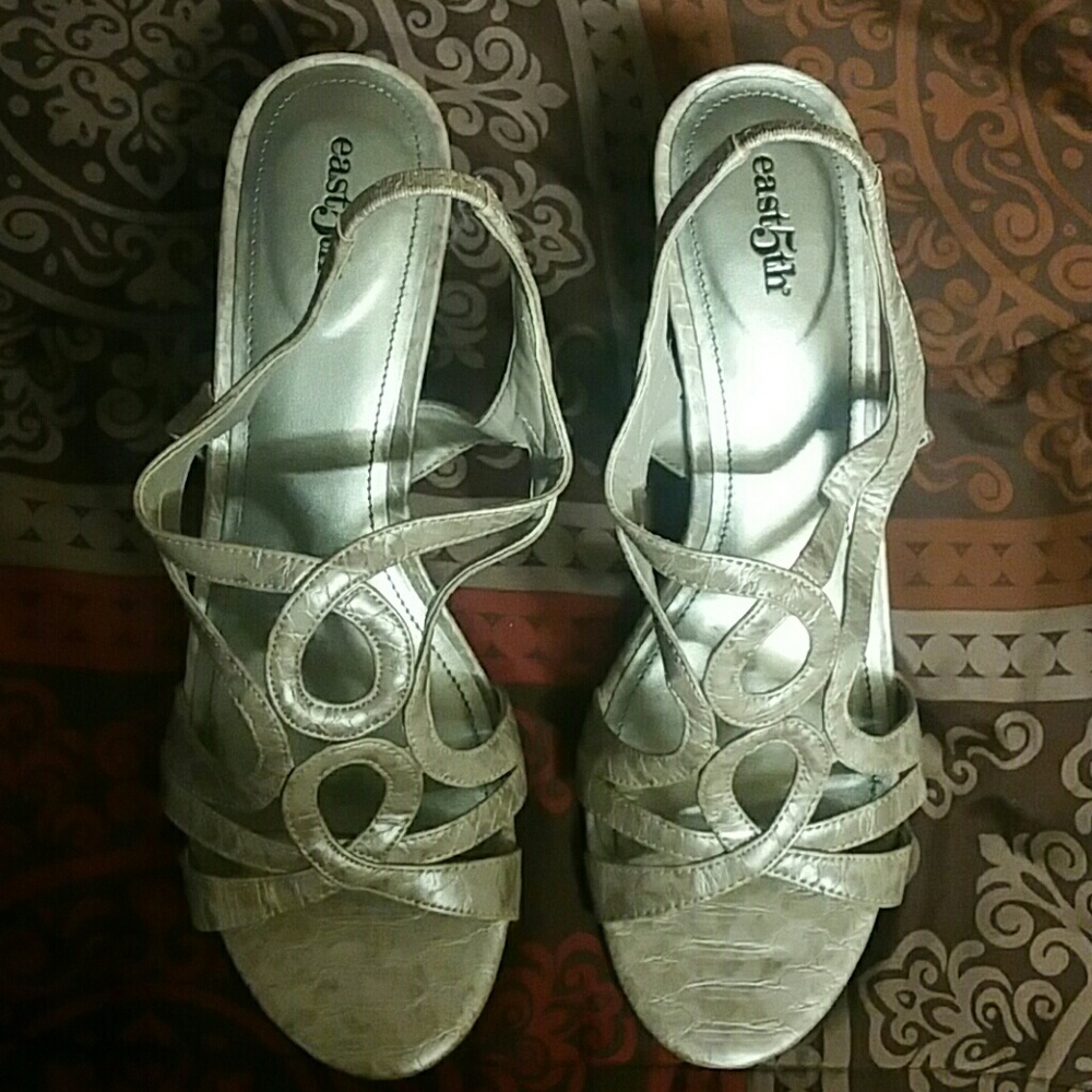 EAST 5TH WOMEN'S CHAMPAGNE COLORED