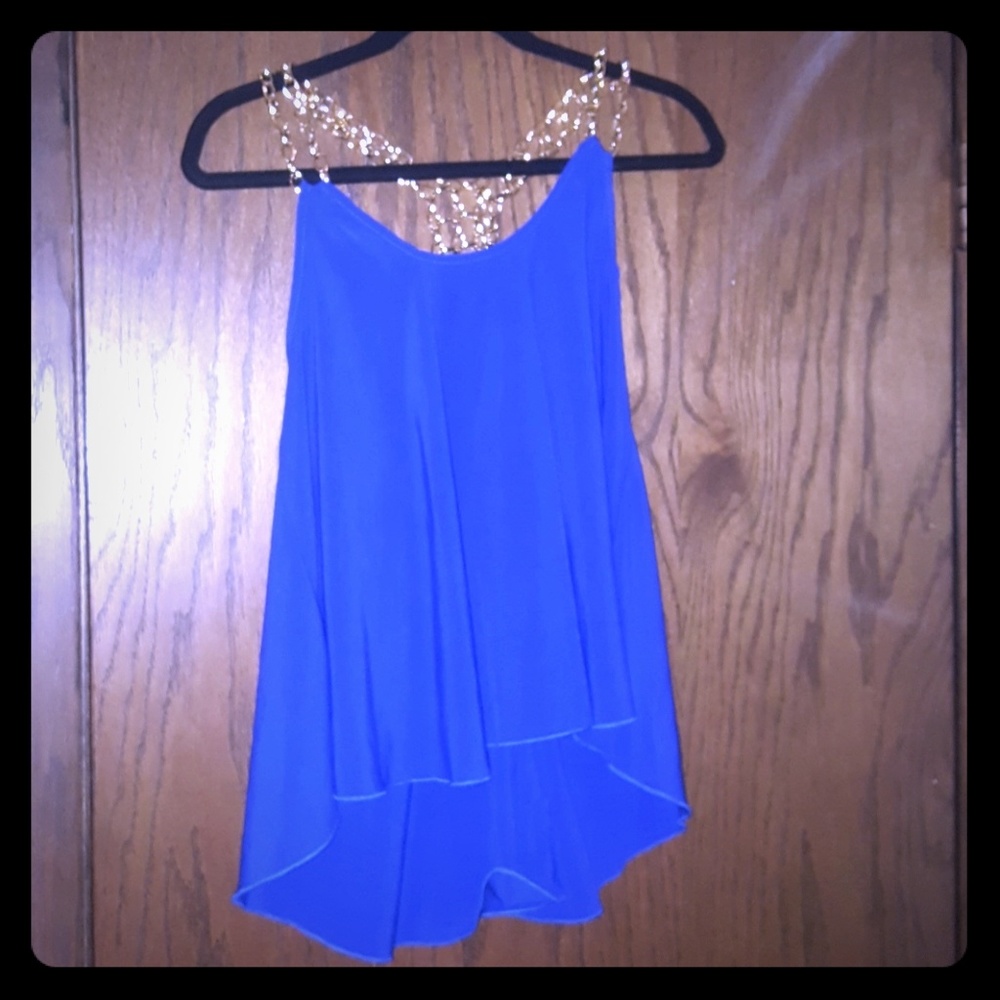 Cute swing top-high low top