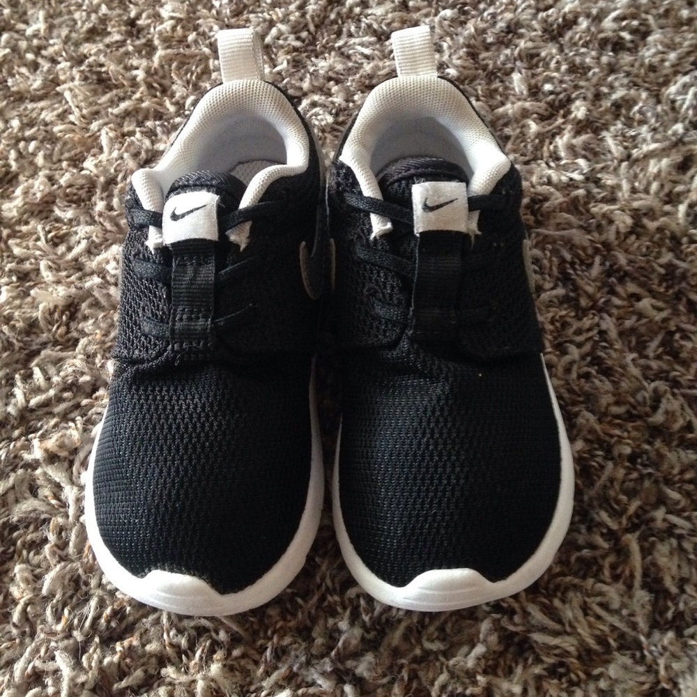 Toddler Nike shoes