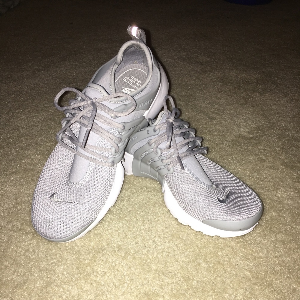 Women's Nike air presto gray