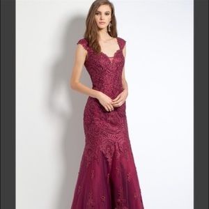 Beautiful lace evening gown brand new