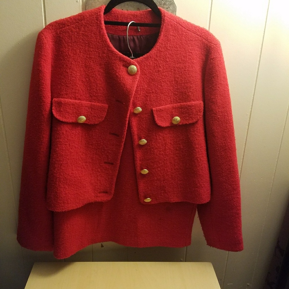United Colors Of Benton women's suit