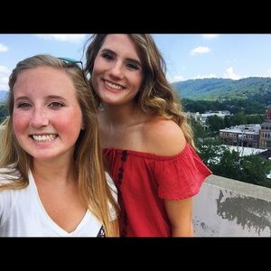 Meet your Posher, Kaitlin