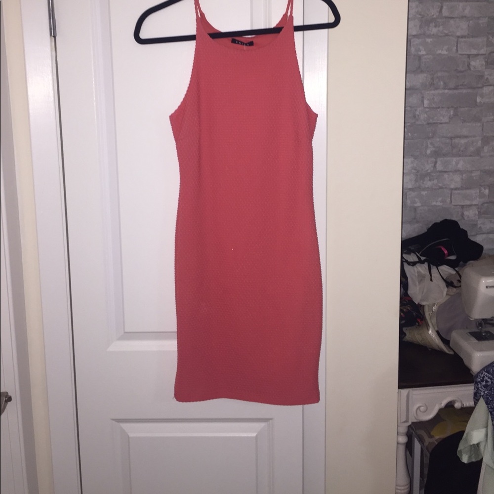 💥FLASH SALE💥Super sexy coral honeycomb dress