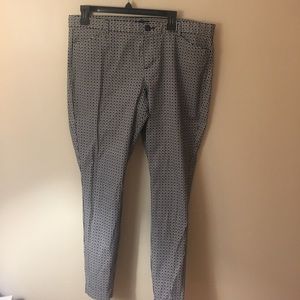 Gap Slim City Crop black and white pants