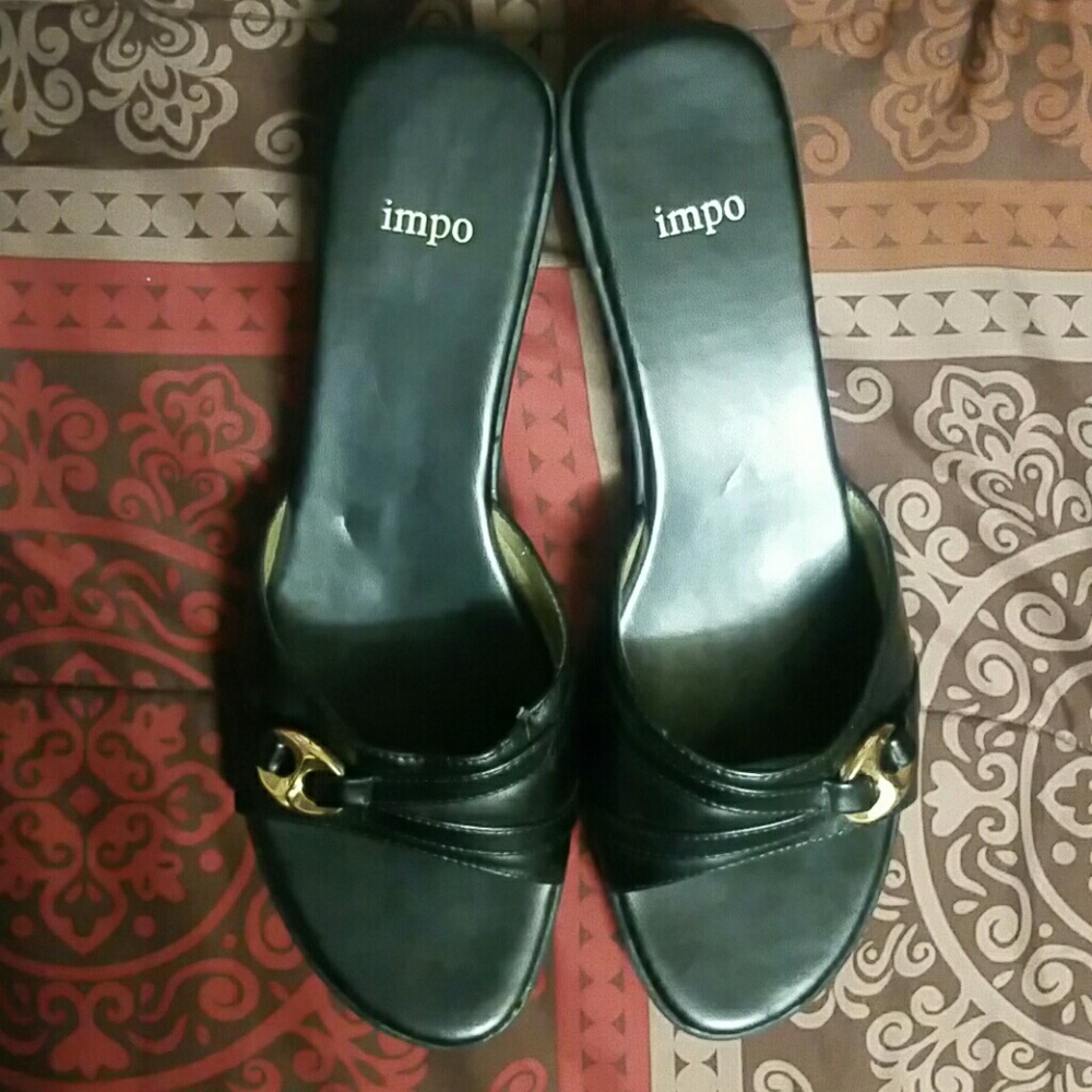 Impo sandals
