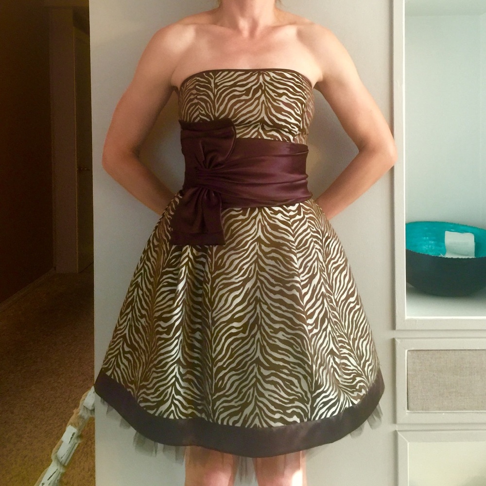 Mini Strapless Cocktail Dress with tutu lining