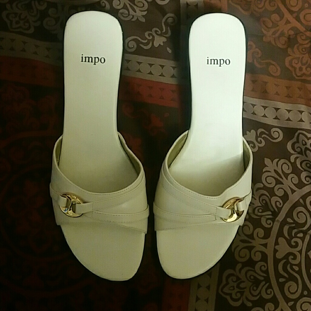 Impo sandals