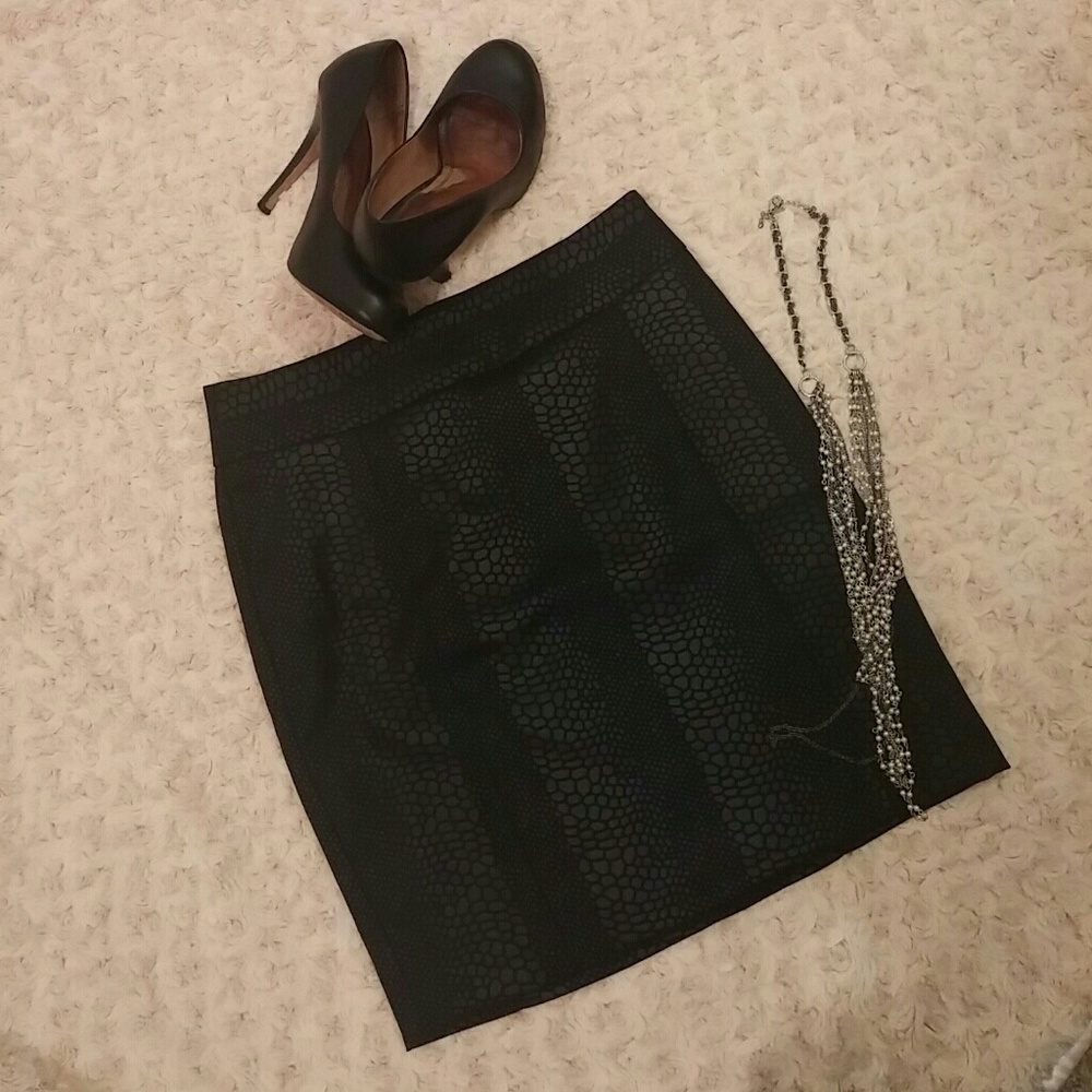 Black printed mini skirt, Women's size 2