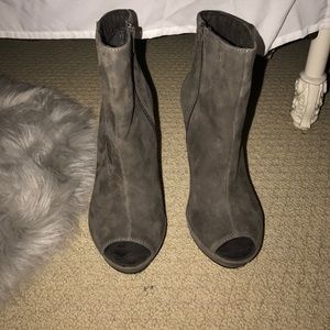 size 8 suede heels