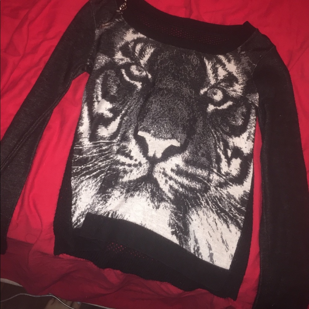 Lion sweater