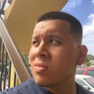 Meet your Posher, Carlos