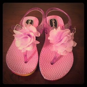 CHATTIE'S LITTLE GIRL SANDALS‼️😊