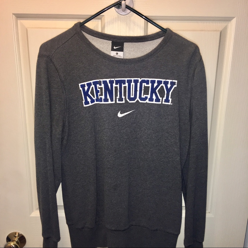 SOLD (Poshmark won’t let me delete the item)