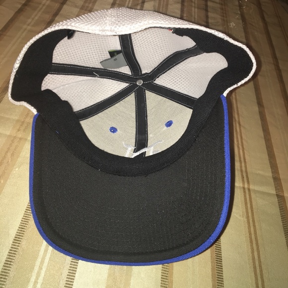 Hat - Picture 3 of 3