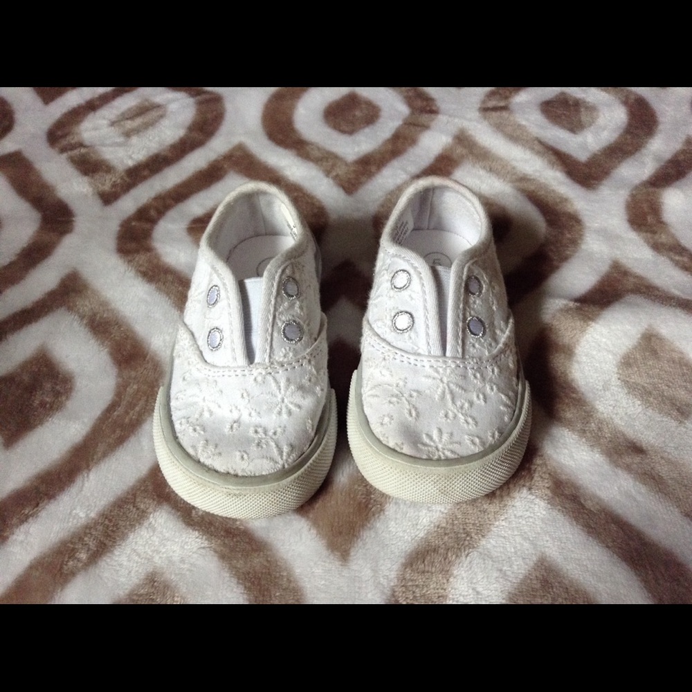 Oshkosh Genuine Kids