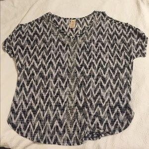 Cold-shoulder Chevron Print Top - Size 2X