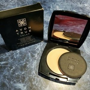 Avon True Color Flawless Mattifing pressed powder