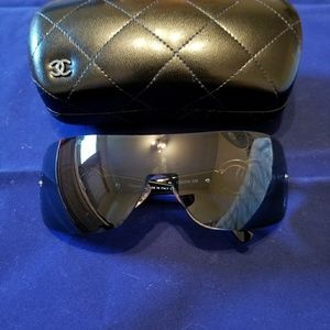 CHANEL Sunglasses with CHANEL Case