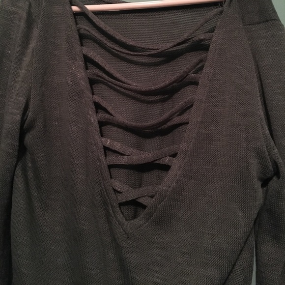 Long sleeve with open back - Picture 3 of 3