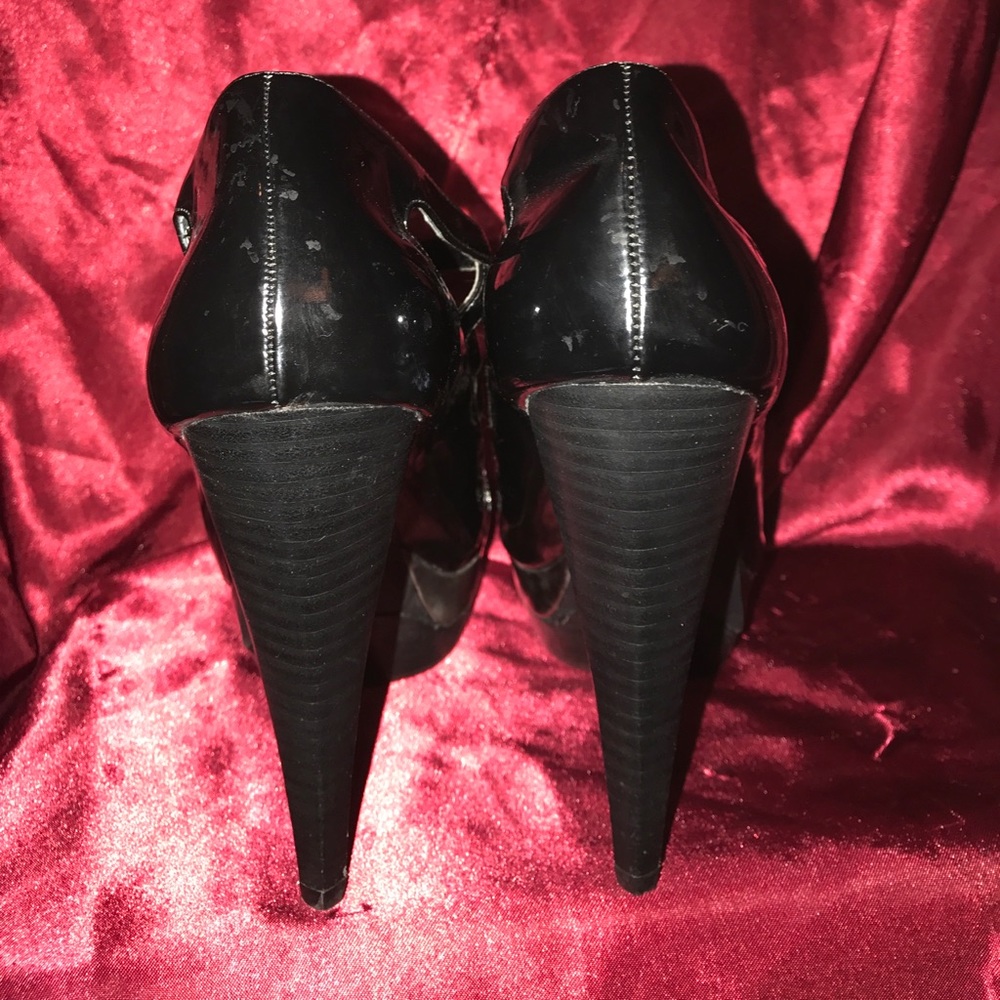Black BCBG Generation Heels - Picture 3 of 8